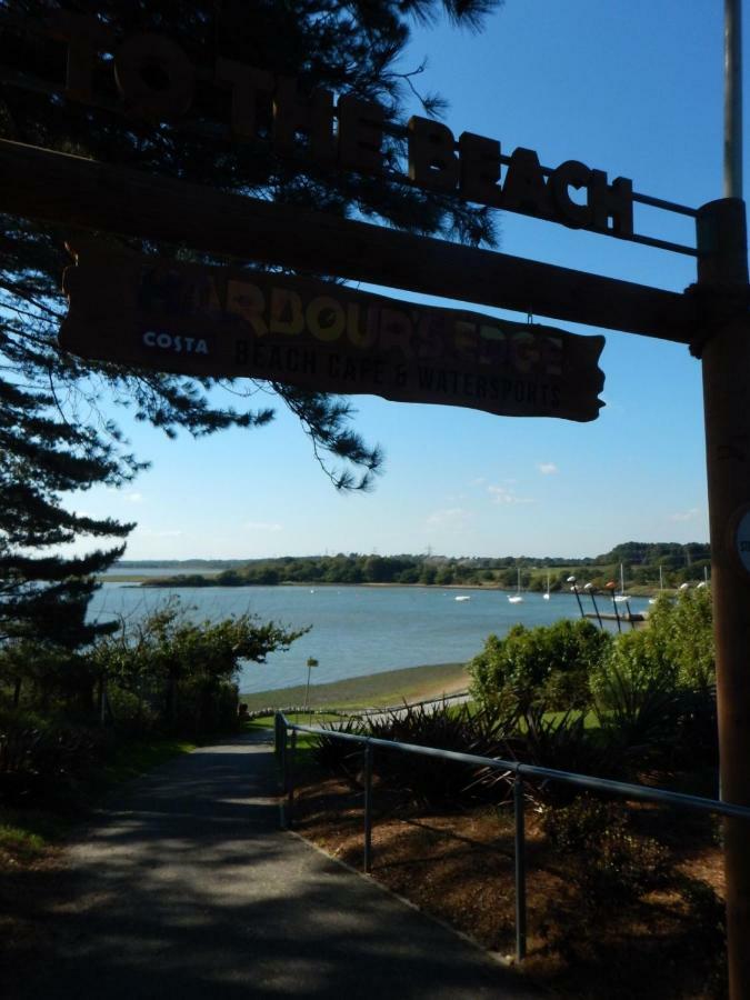 Pine Ridge 59 Rockley Park Poole With Sea View Sleeps Six Hotell Eksteriør bilde
